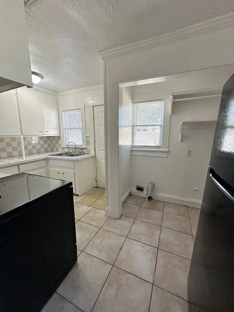 2 Bed 1 Bath Home — Photo 4