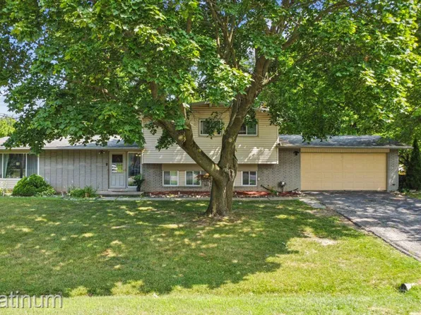 32312 W Wayburn St, Farmington Hills, MI 48334