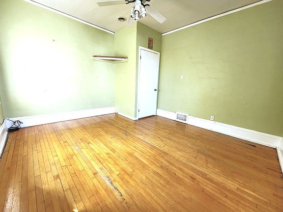 5th image of 2772 N Bremen St
