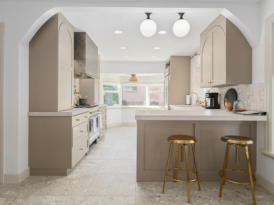 1st image of 2503 S Wilshire Cir