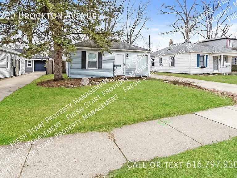 2200 Brockton Ave — Photo 1