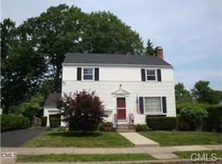 654 Goldenrod Ave, Bridgeport, CT 06606