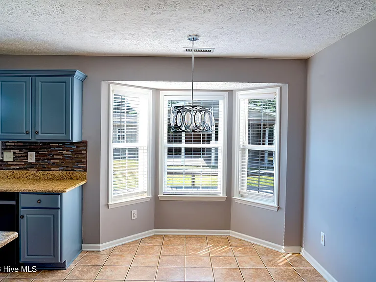 1006 Sheffield Dr — Photo 8