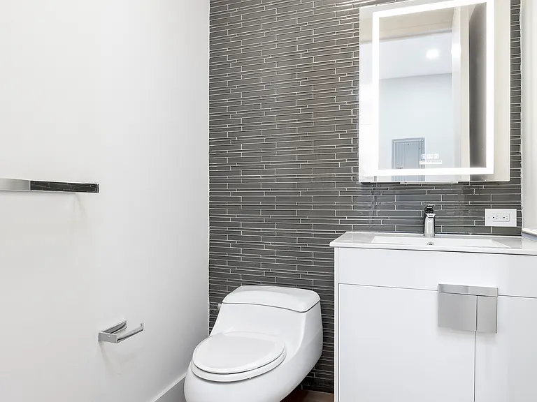 75 Wall St #35R — Photo 9