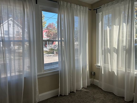 5th image of 2033 Weyer Ave APT 4