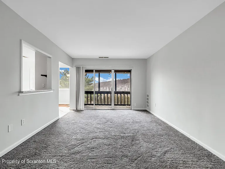 1711 Summit Point — Photo 7
