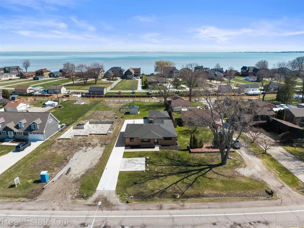 47900 Jefferson Ave, Chesterfield, MI 48047