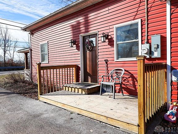 5th image of 186 W Xenia Ave