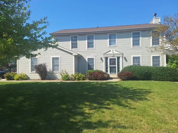 3113 Monterey Rd, Bloomington, IL 61704