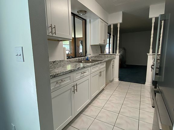 2nd image of 17 Blyth Pl