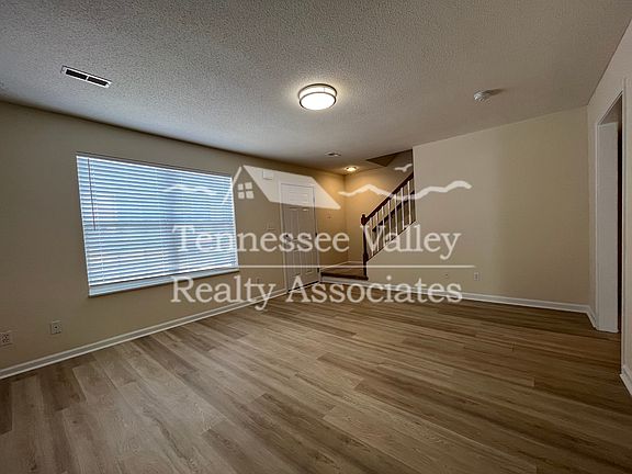 5th image of 4709 Scepter Way