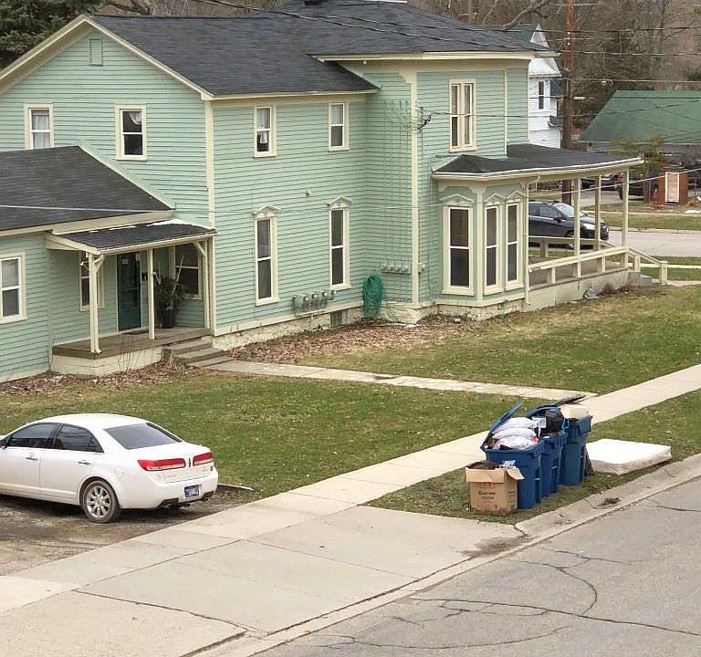 401 S Saginaw St APT 5, Holly, MI 48442 Zillow