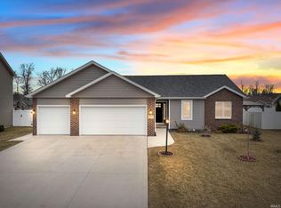 4820 Pinestone Dr, New Haven, IN 46774