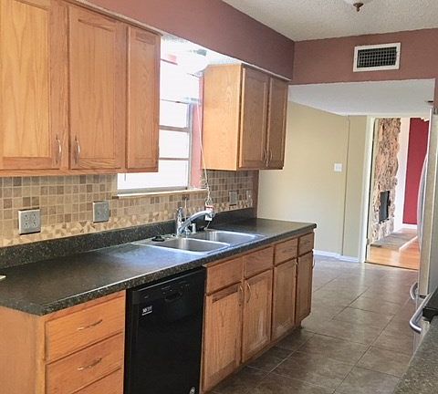 4th image of 4908 Brownwood Dr