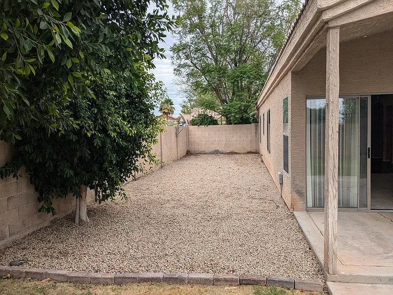 610 S Voyager Dr — Photo 4