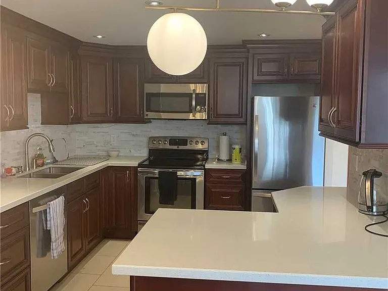 500 Glencairn Ave #303 — Photo 5