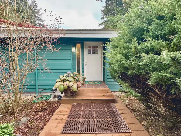 19716 61st Pl NE, Kenmore, WA 98028