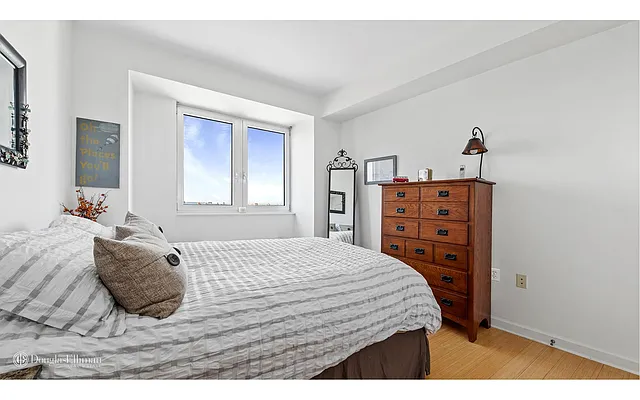 Rented by Douglas Elliman | media 22