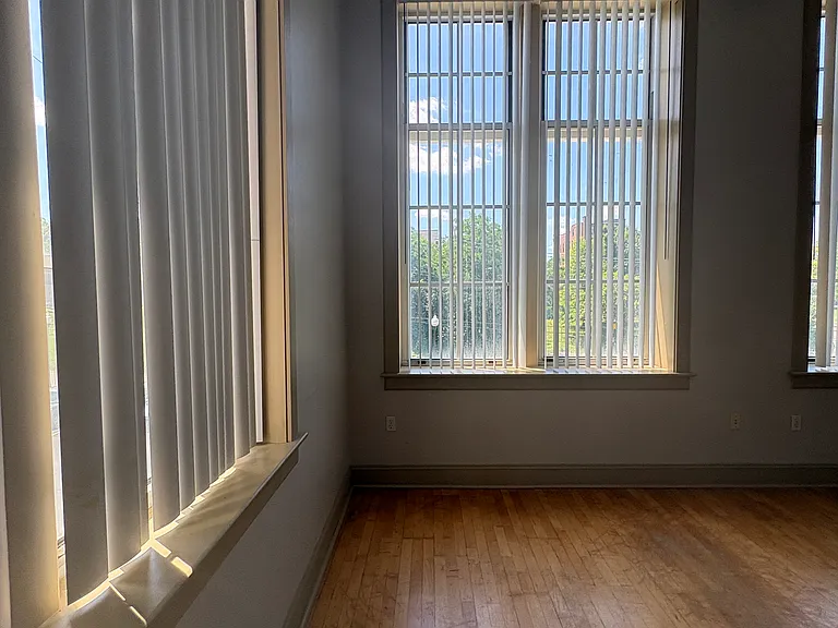 Theresa Park Loft Apartments — Photo 49