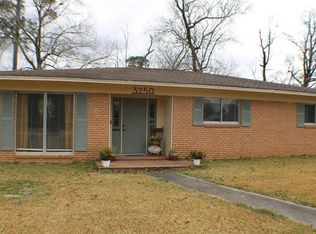 3250 Minglewood Dr, Beaumont, TX 77703