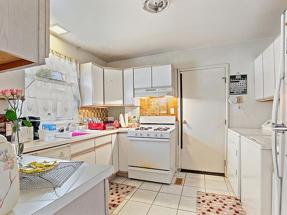 2nd image of 17640 Central Park Ave