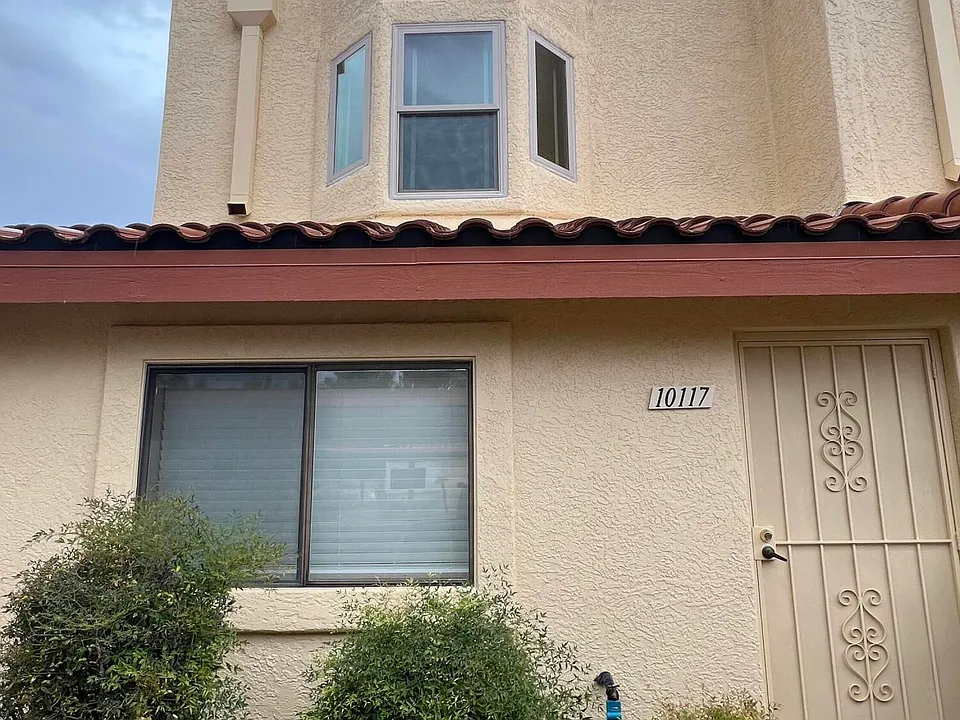 10117 E Arizmo St