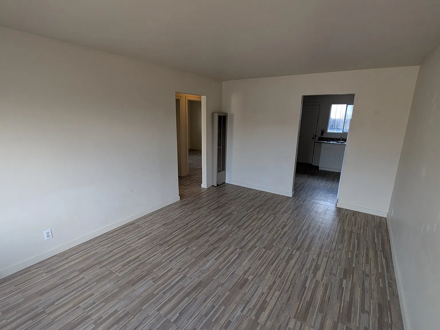 1010 Palomas Dr SE — Photo 3