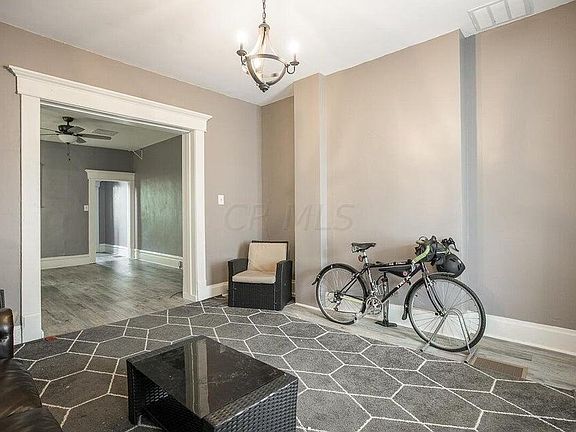 2nd image of 849 Bellows Ave #851