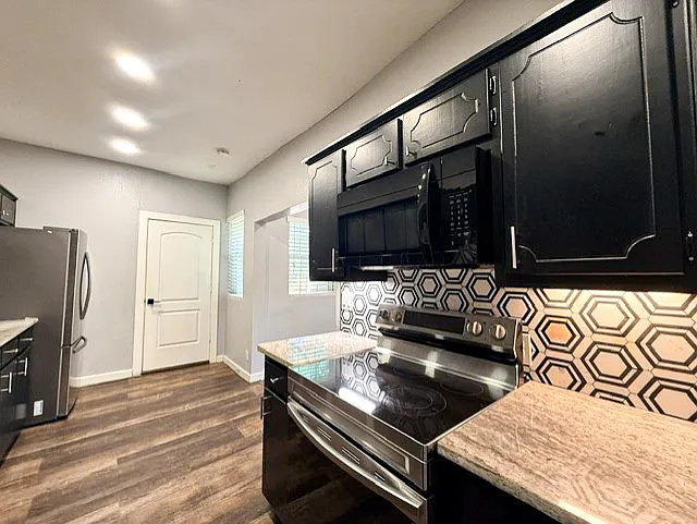 315 W Market St — Photo 9