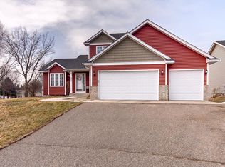 502 Spring Wheat Dr, Dundas, MN 55019