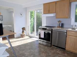 2016 Meadowview Rd #1, Peterborough, ON K9L 1S4