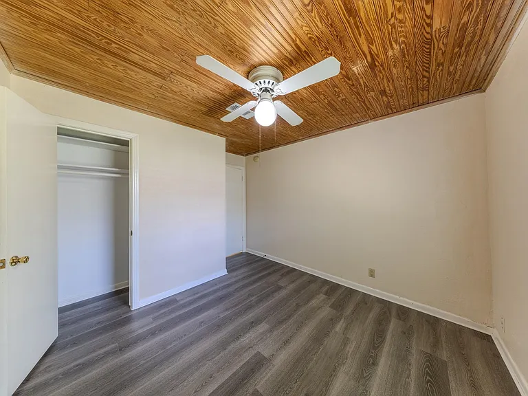 4710 Glenmont St — Photo 18