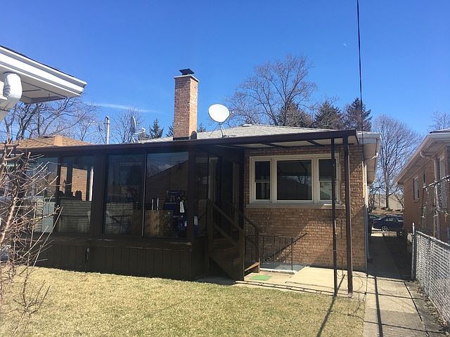 2nd image of 2216 Lathrop Ave