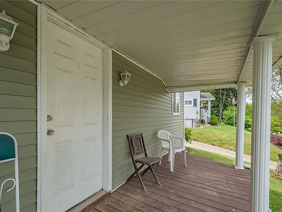 4th image of 123 Petroleum Ave