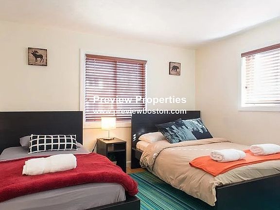 2nd image of 17 Oxford Cir #P