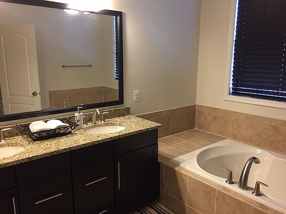 4th image of 23692 Hopewell Manor Ter