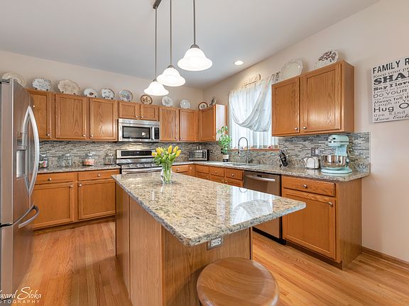3rd image of 9918 Dalton Dr