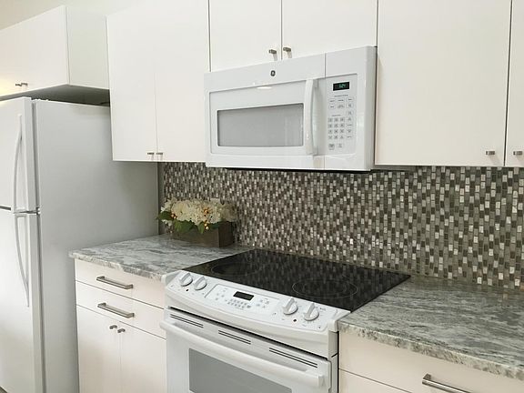 2nd image of 9943 Boca Ave N