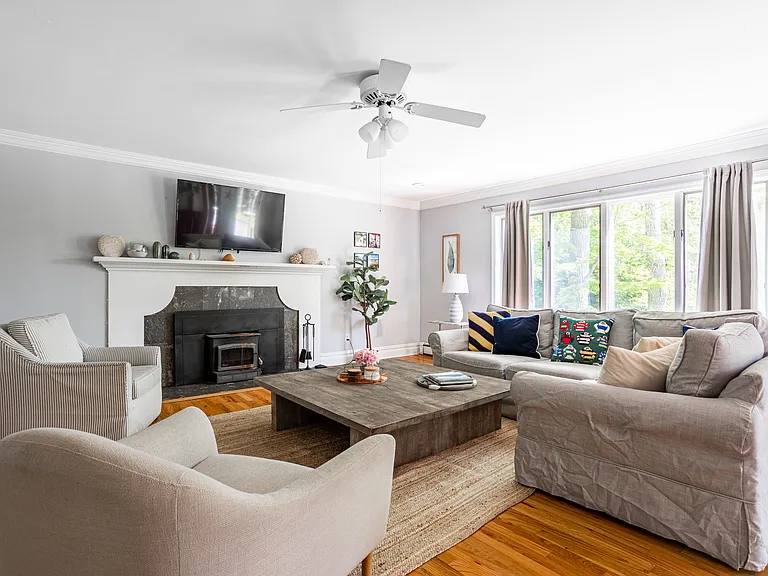 2300 Pine Tree Rd — Photo 26