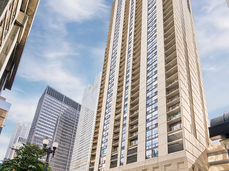 200 N Dearborn St #1007 — Photo 1
