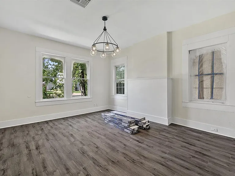 610 W 35th St #B — Photo 3