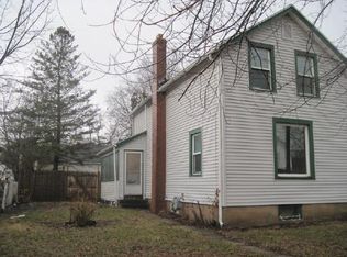 411 W Elk St, Freeport, IL 61032