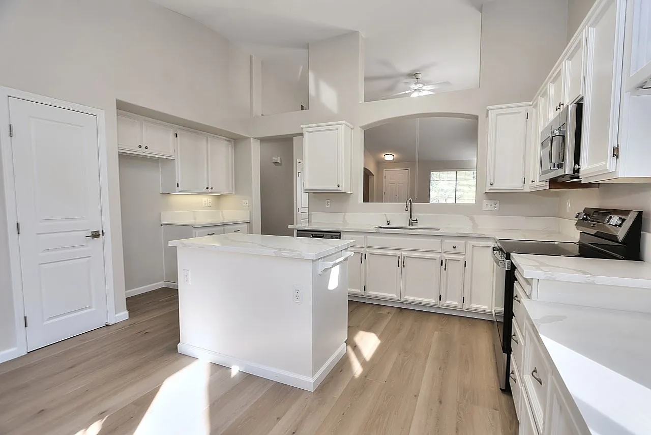 2 bed, 1520 sqft, $2,595 — Photo 3
