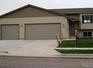 4004 S Linedrive Ave, Sioux Falls, SD 57110