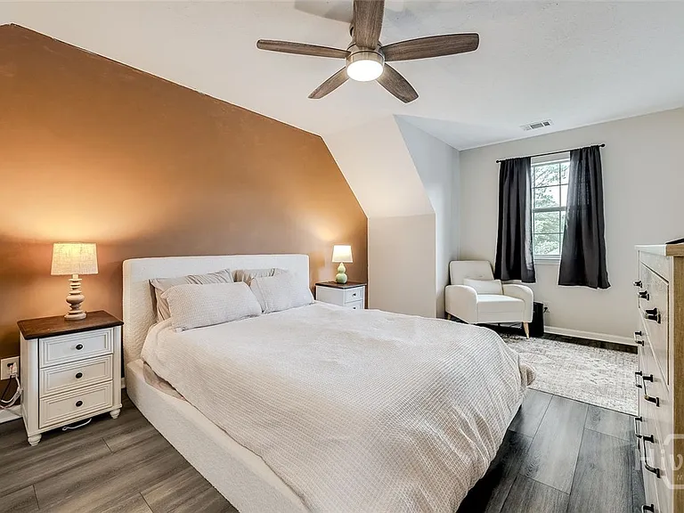 110 Embassy Ct — Photo 26