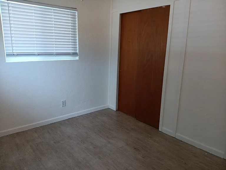 1414 Erbbe St NE — Photo 6