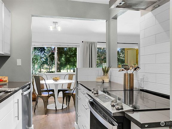 3rd image of 14602 NE 51st Street #D2