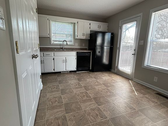 5th image of 1802 Harbor Dr