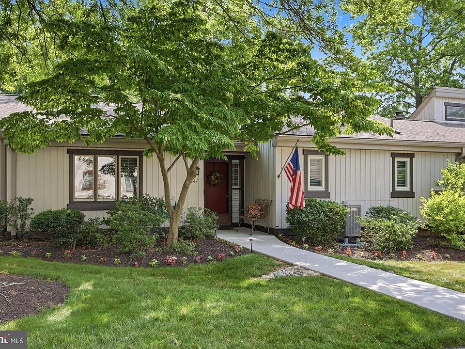 1st image of 347 Devon Way #347