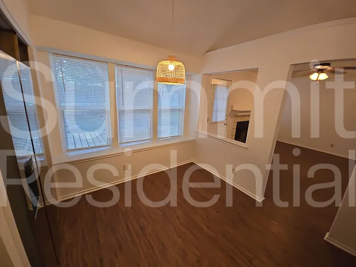 1607 Parkwood Dr — Photo 10